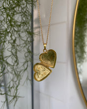 Charger l'image dans la galerie, Collier coeur locket vintage