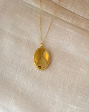 Charger l'image dans la galerie, Collier locket oval vintage