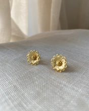 Charger l'image dans la galerie, Boucles d’Oreilles margueritte vintage