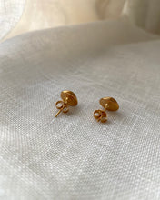 Load image into Gallery viewer, Puces d’Oreilles Perla soleil vintage