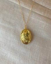 Charger l'image dans la galerie, Collier locket oval vintage