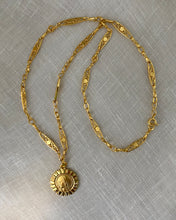 Charger l'image dans la galerie, Collier Vierge vintage