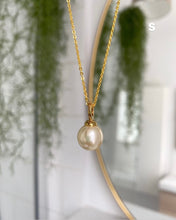 Charger l'image dans la galerie, Perles dorées vintage