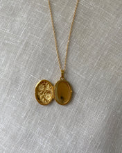 Load image into Gallery viewer, Collier Locket Osaka vintage