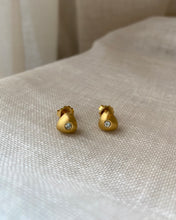 Charger l'image dans la galerie, Boucles d’Oreilles perles d’or triangle vintage