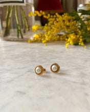 Load image into Gallery viewer, Vintage Pearl Earrings