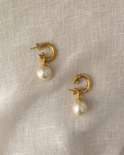 Load image into Gallery viewer, Vintage Pearl Earrings