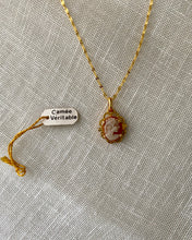 Charger l'image dans la galerie, Collier Anastasia à pendentif Camée dentelles vintage