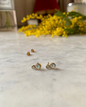 Load image into Gallery viewer, Vintage rhinestone stud earrings
