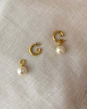 Load image into Gallery viewer, Vintage Pearl Earrings