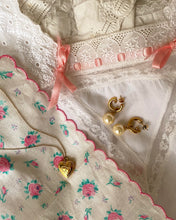 Load image into Gallery viewer, Vintage Pearl Earrings