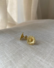 Charger l'image dans la galerie, Boucles d’Oreilles margueritte vintage