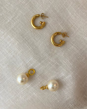 Load image into Gallery viewer, Vintage Pearl Earrings