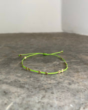 Charger l'image dans la galerie, Bracelet Pépites dorée noeud coulissant