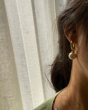 Load image into Gallery viewer, Vintage Pearl Earrings