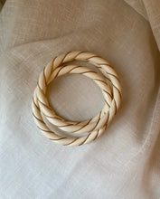 Charger l'image dans la galerie, Bracelet vintage Capucine torsadé couleur ivoire