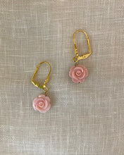 Load image into Gallery viewer, Pink mother-of-pearl Earrings
