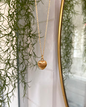Charger l&#39;image dans la galerie, Collier Coeur Jeanne vintage
