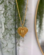 Load image into Gallery viewer, Collier Coeur Angèle vintage
