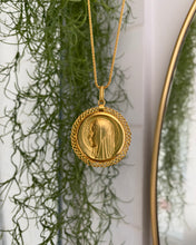 Charger l&#39;image dans la galerie, Collier Vierge Marie dentelles vintage
