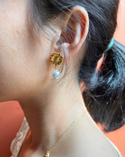 Load image into Gallery viewer, Boucles d’Oreilles Marguerite perles
