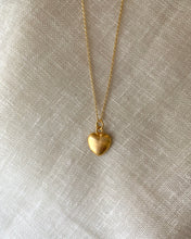Charger l&#39;image dans la galerie, Collier Coeur Jeanne vintage
