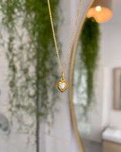 Load image into Gallery viewer, Vintage Rhinestone Heart Necklace
