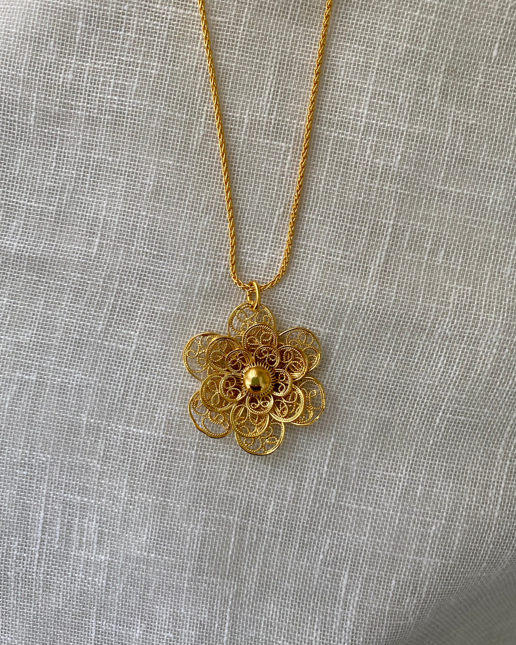 Collier Lily vintage