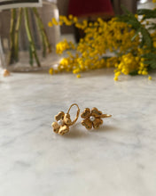 Load image into Gallery viewer, Clover Earrings 🍀 vintage

