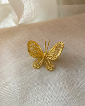 Load image into Gallery viewer, Vintage butterfly brooch
