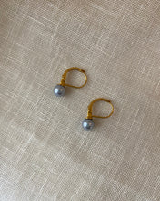 Charger l&#39;image dans la galerie, Boucles d’Oreilles Perles Camilla vintage
