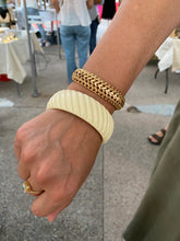 Charger l&#39;image dans la galerie, Bracelet vintage Nora torsadé couleur ivoire
