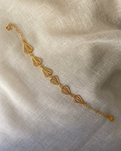 Load image into Gallery viewer, Bracelet Coeur vintage
