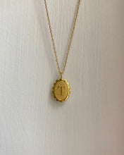 Charger l&#39;image dans la galerie, Collier Initiale Rétro Romantique
