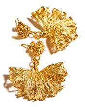 Load image into Gallery viewer, Openwork Leaf Earrings
