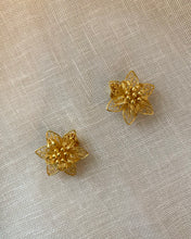 Load image into Gallery viewer, Vintage Capucine clip-on earrings

