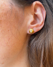 Load image into Gallery viewer, Boucles d’Oreilles perles d’or vintage
