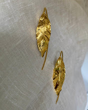 Load image into Gallery viewer, Boucles d’Oreilles Feuilles Sol 🍂
