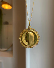 Charger l&#39;image dans la galerie, Collier Vierge Marie dentelles vintage

