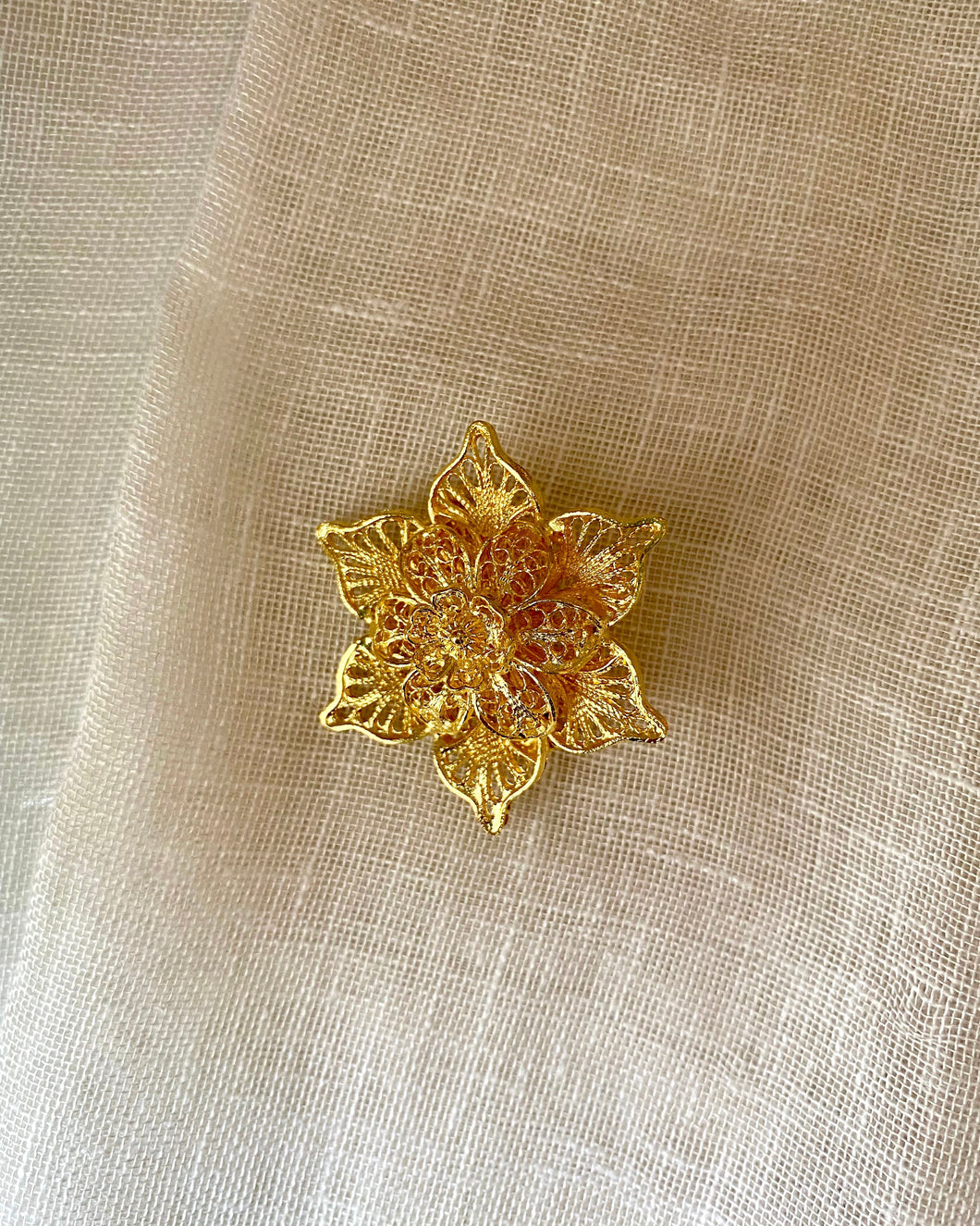 Vintage Olivia flower brooch