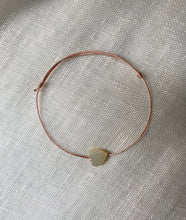 Charger l&#39;image dans la galerie, Bracelet Coeur nacré Solitaire
