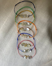 Load image into Gallery viewer, Multiple pearly heart bracelet
