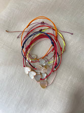Load image into Gallery viewer, Multiple pearly heart bracelet
