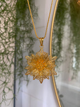 Charger l&#39;image dans la galerie, Collier fleur Nelly vintage
