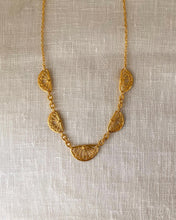 Charger l&#39;image dans la galerie, Collier fleur de lotus vintage

