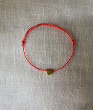 Load image into Gallery viewer, Bracelet coeur cordon
