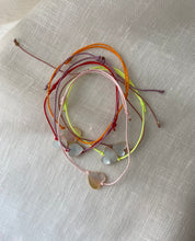 Charger l&#39;image dans la galerie, Bracelet Coeur nacré Solitaire
