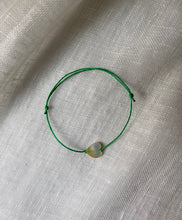 Charger l&#39;image dans la galerie, Bracelet Coeur nacré Solitaire
