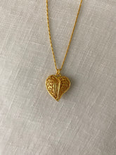 Load image into Gallery viewer, Collier Coeur Angèle vintage
