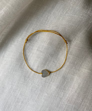 Charger l&#39;image dans la galerie, Bracelet Coeur nacré Solitaire
